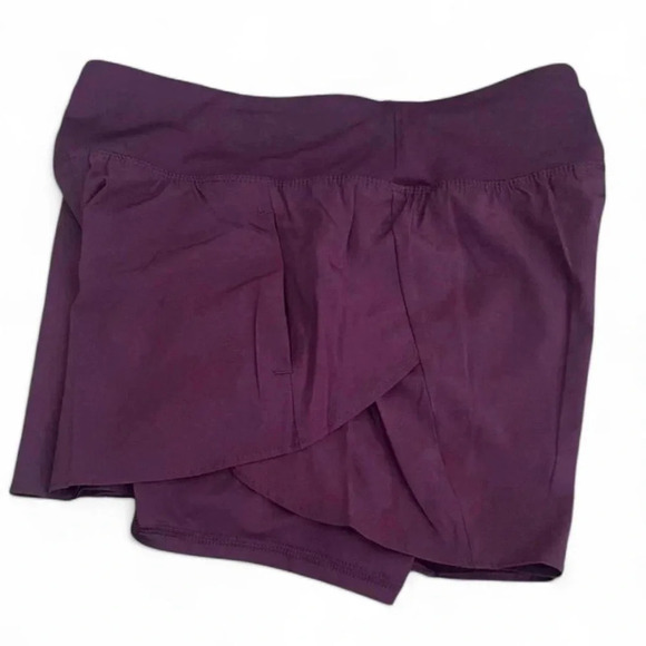 Avia Activewear Women's Running Shorts with Bike Liner
Size small - Picture 3 of 4